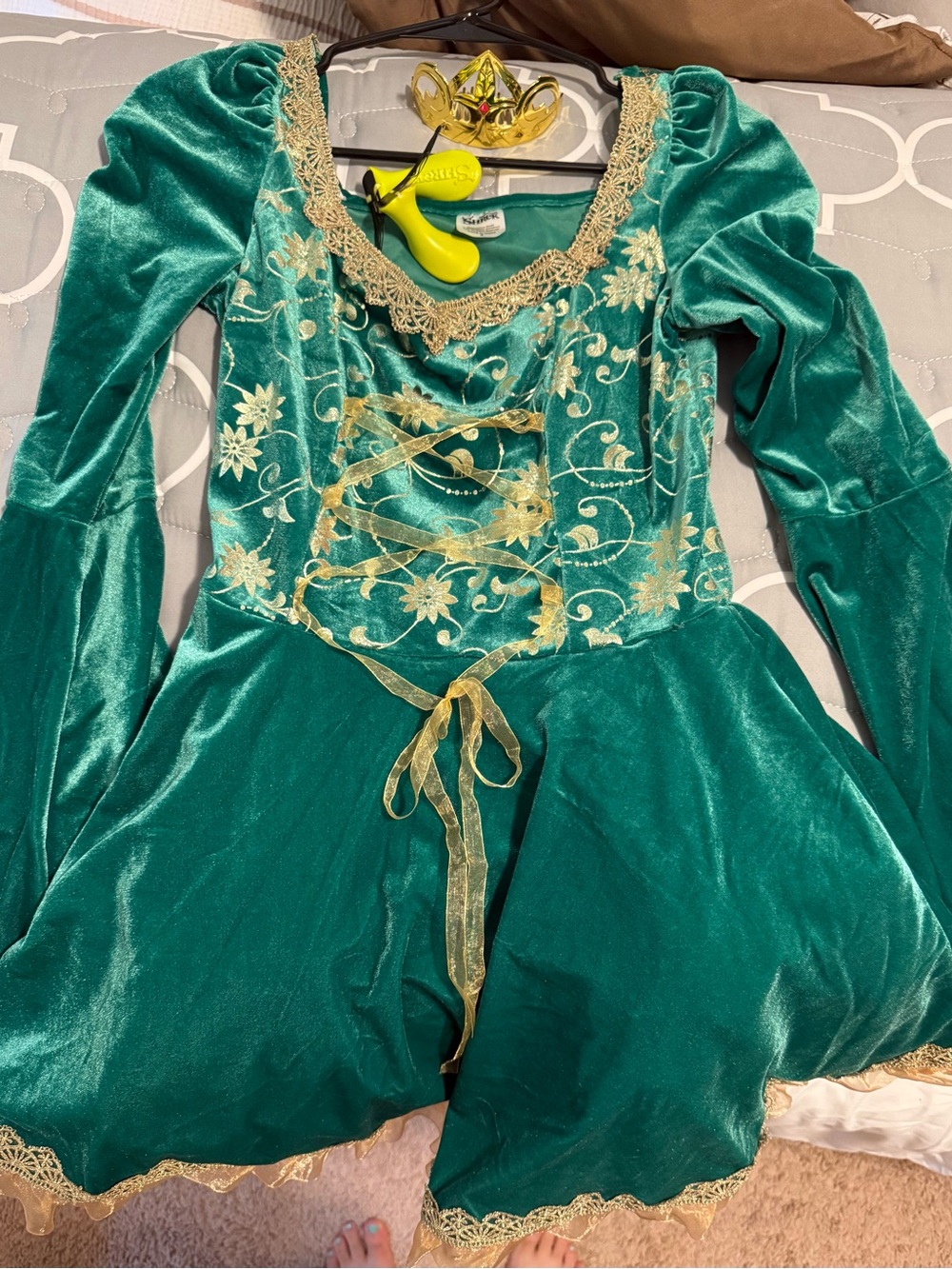 Princess Fiona - spirit halloween.